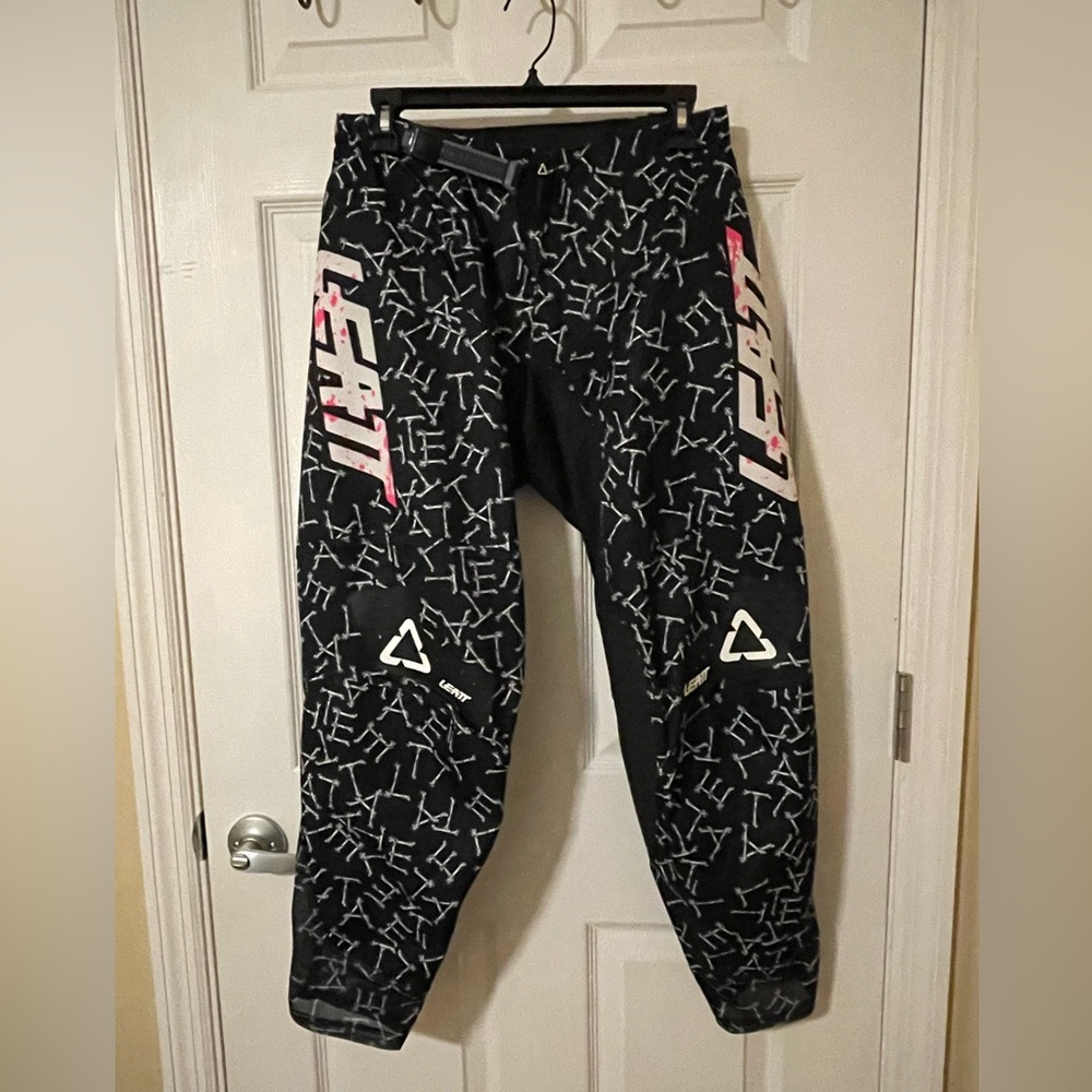 Leatt Men’s Medium Dirt Bike Motorcycle Riding Pant Moto 4.5
